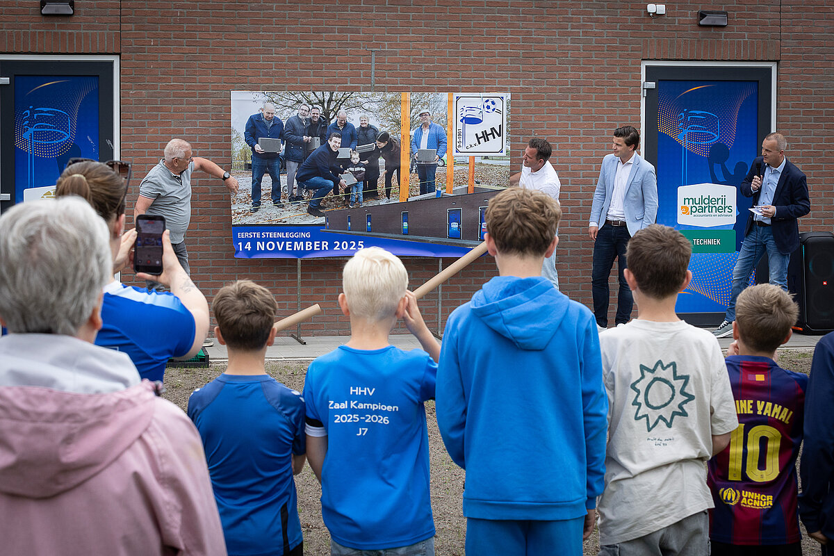 Nieuwe kleedkamers bij HHV feestelijk geopend tijdens jubileumvereniging