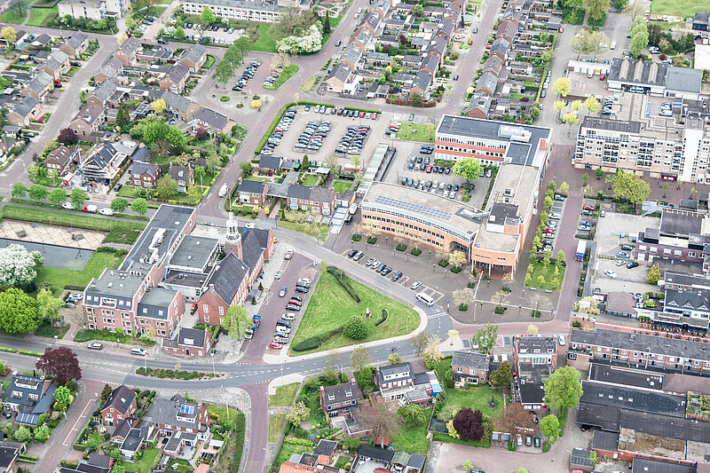 Luchtfoto Raadhuisplein