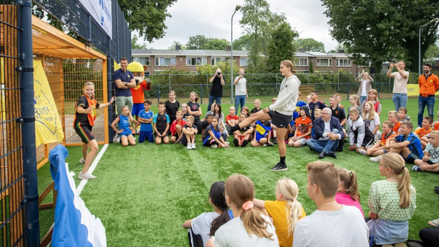 Kinderen op een sportveld